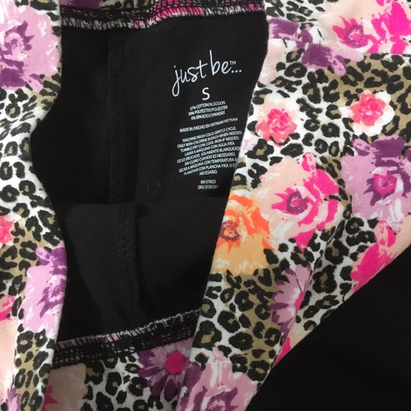 New Bundle of 2 Womens Stretchy Capri Leggings/Pants Gray/Black Size Small - Picture 5 of 7